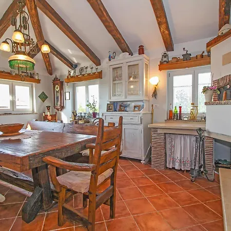 Leandra In Rovinjsko Selo * Istrien