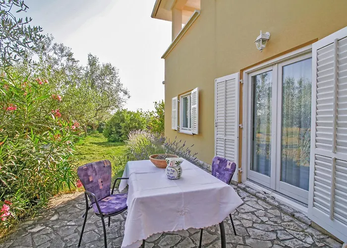 Leandra In Rovinjsko Selo * Istrien ゲストハウス ロヴィニ